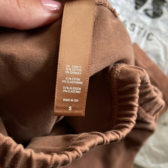 SALE ! Skims leggings - Picture 3 of 3